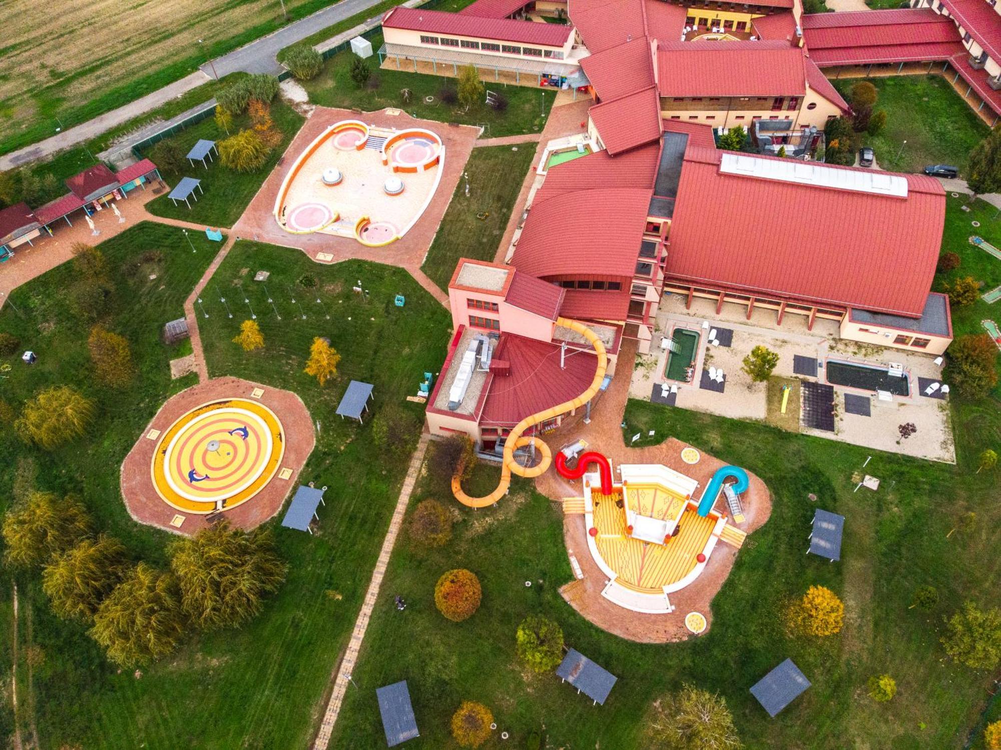 Vulkan Wellness Hotel & Camping Celldomolk Exterior photo