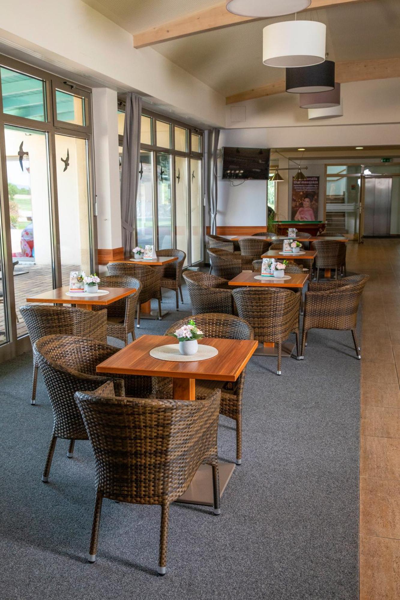 Vulkan Wellness Hotel & Camping Celldomolk Exterior photo